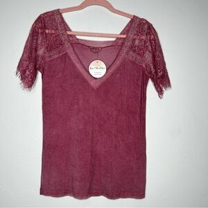NWT POL Stonewash Lace V-Neck Tee Shirt Top Size Small Elevated Basic Dusty Rose
